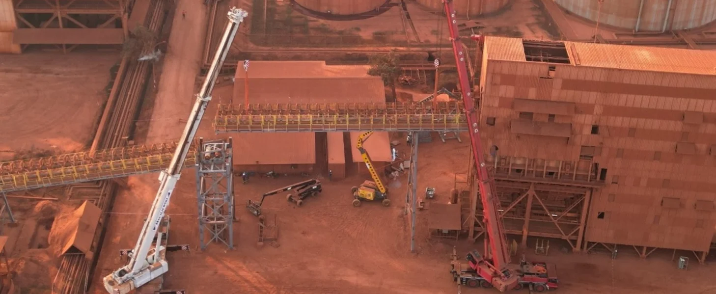 Replacement of a conveyor in Guinea. A conveyor is getting replaced at a project in Guinea.