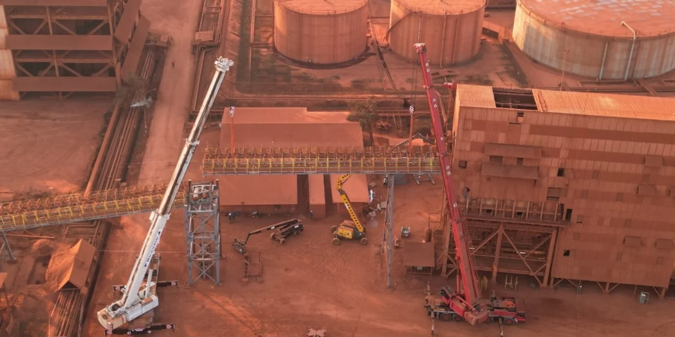 Replacement of a conveyor in Guinea. A conveyor is getting replaced at a project in Guinea.