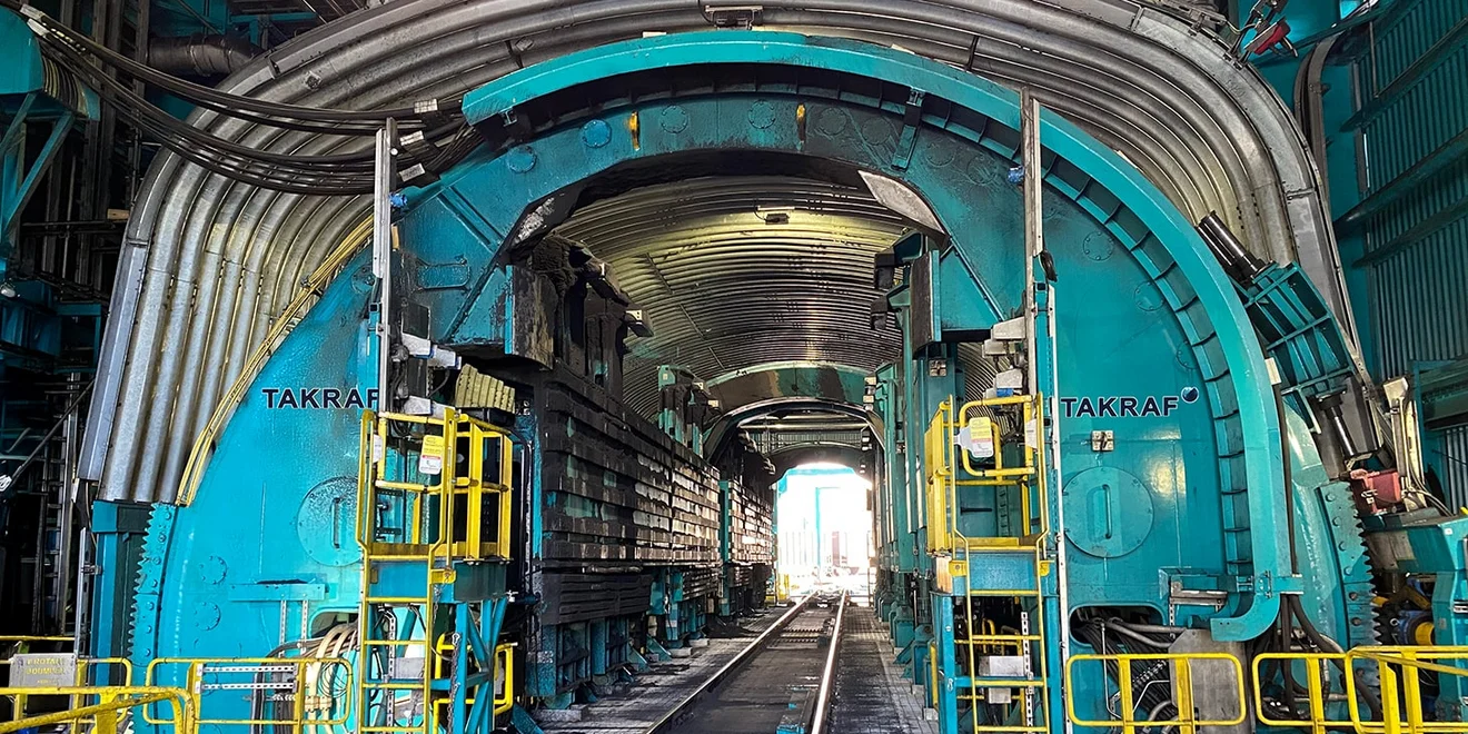 Tandem O-type tippler for handling wagons of different sizes. Tandem O-type tippler for handling wagons of different sizes.