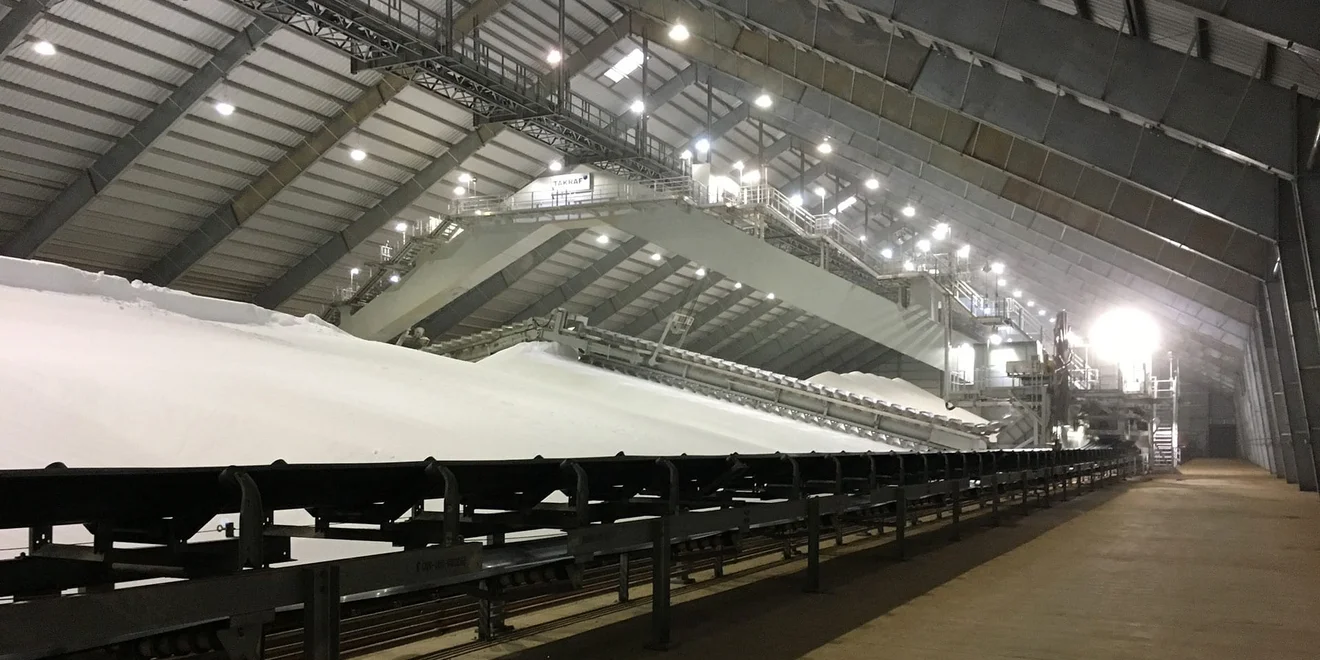 TAKRAF Portal Scraper Reclaimer, urea, USA. TAKRAF Portal Scraper Reclaimer for urea, USA.