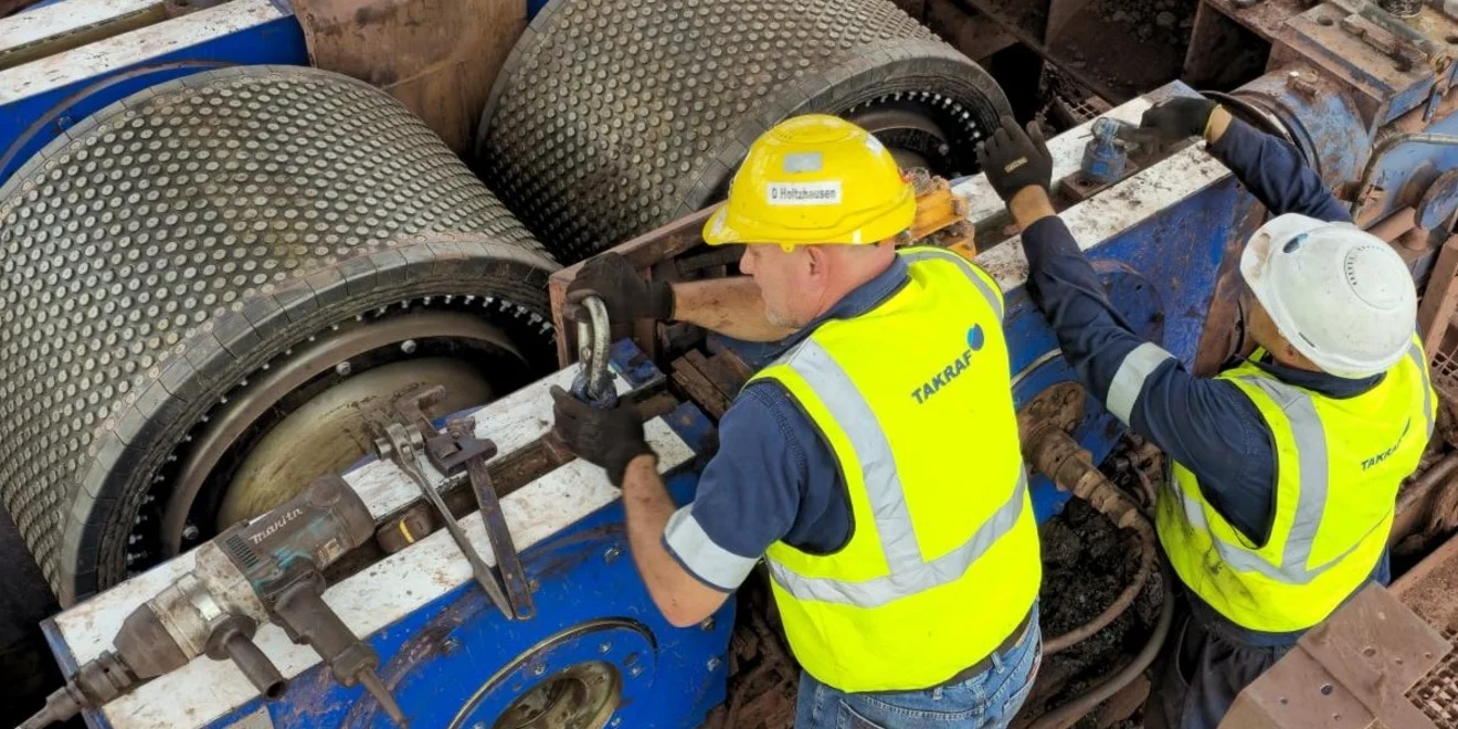 Installation and commissioning work on site